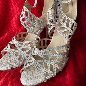 Fabulous cream color sparkly shoes